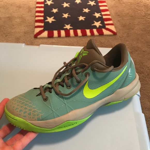 Kobe basketball shoes - Picture 2 of 4